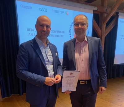 Preisverleihung durch Landrat Ali Dogan